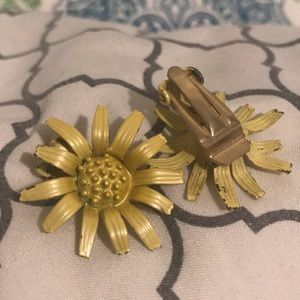 Vintage Daisy Costume Jewelry Lot
